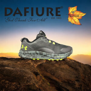 UNDER ARMOUR-3024186.6-102-VERDE-Hombre