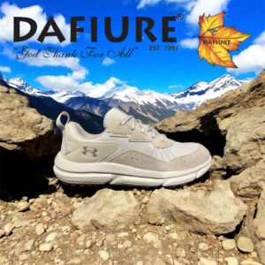 UNDER ARMOUR-3027178.6-BEIGE-22063-Hombre